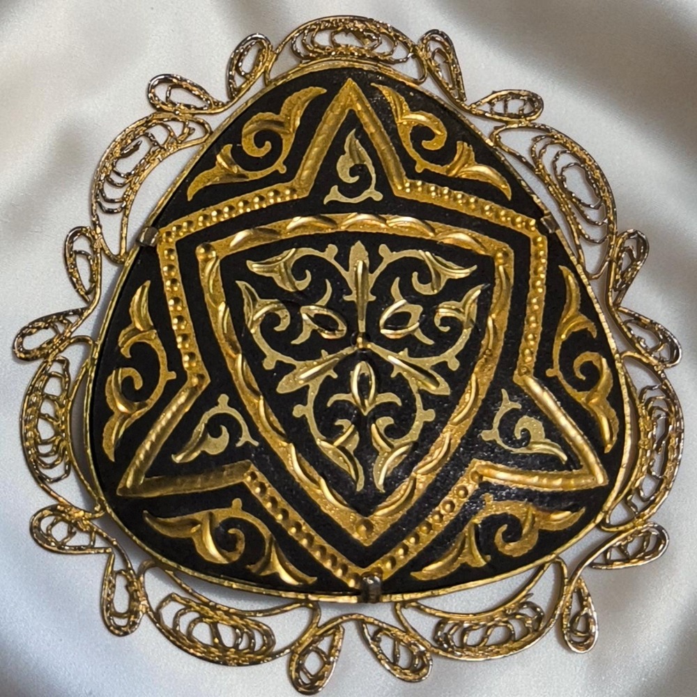 Vintage Spanish Damascene Shield Brooch Gold Inlay Filigree Heraldic Pin 1.75"